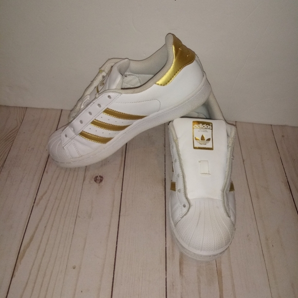 Adidas Superstar White/gold Metallic sneakers - Picture 4 of 15